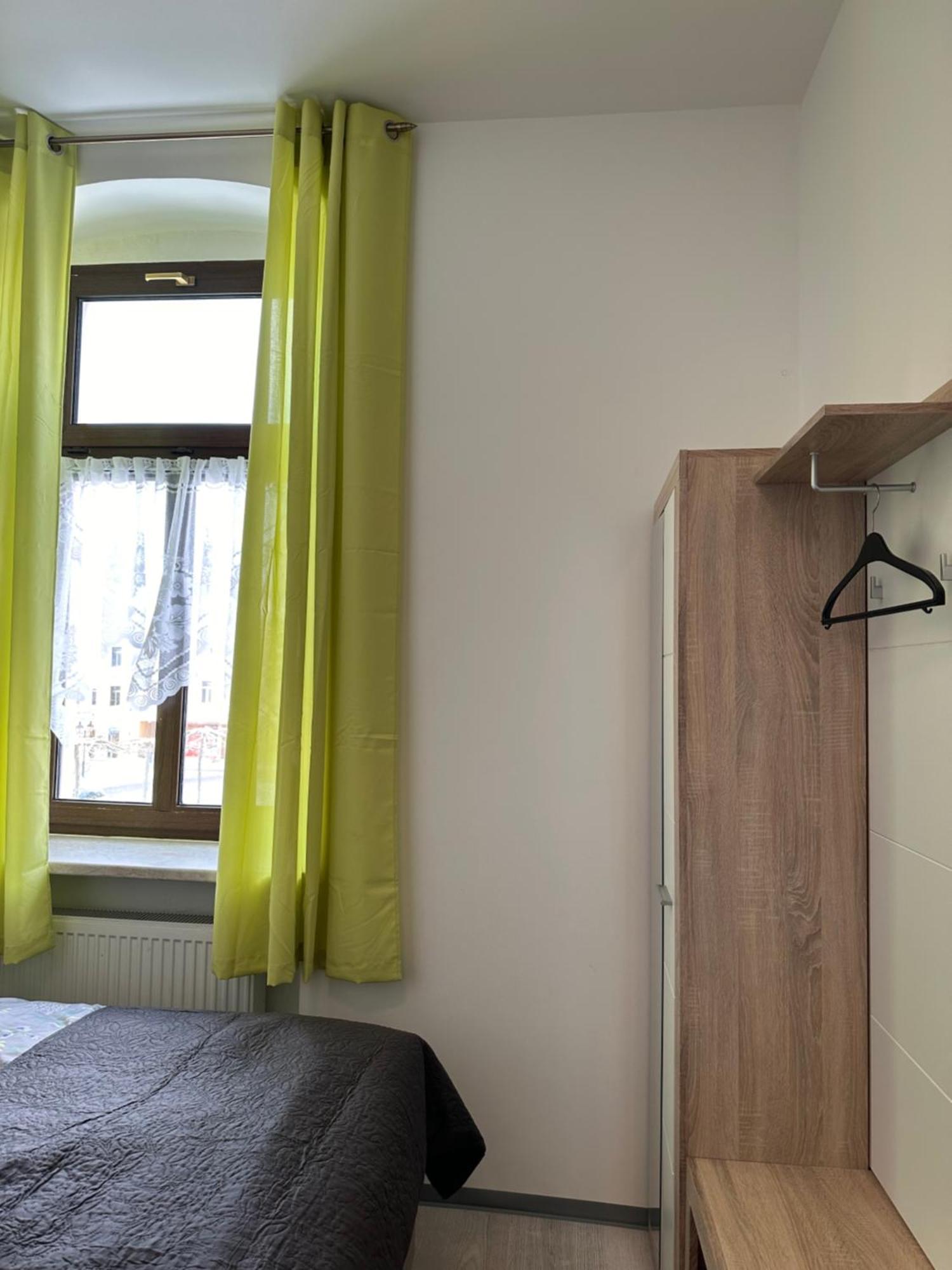 Kleinzimmer Am Markt Oelsnitz  المظهر الخارجي الصورة
